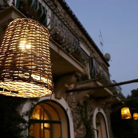 Colle Dell'ara فندق مبيت وإفطار 4*